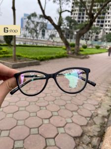 Kính mắt mèo