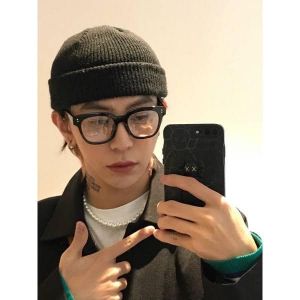 Kính chữ V to