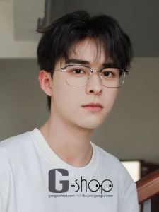 Mẫu Clubmaster hiện đại, vuông vức