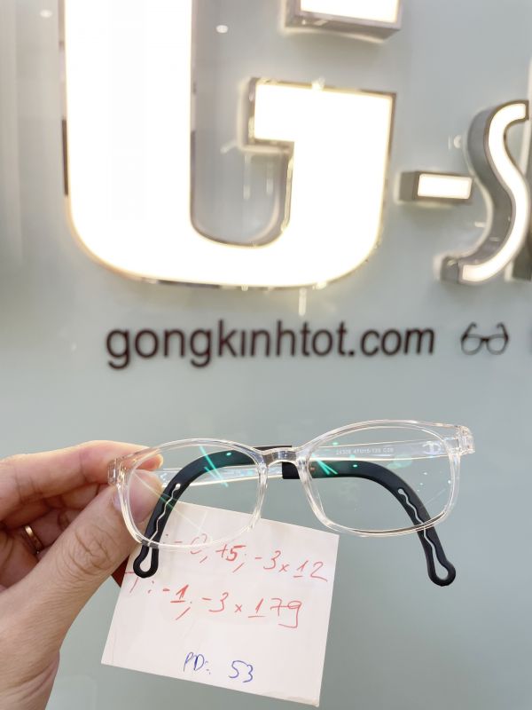 🤕 Mắt bé loạn cao >2 diop.