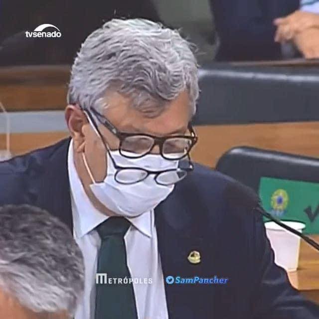 Có gì đó sai sai phải không cả nhà? 😆