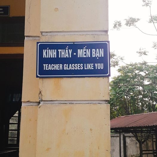 Cái này là kính của thầy hay kính thầy vậy các bạn
