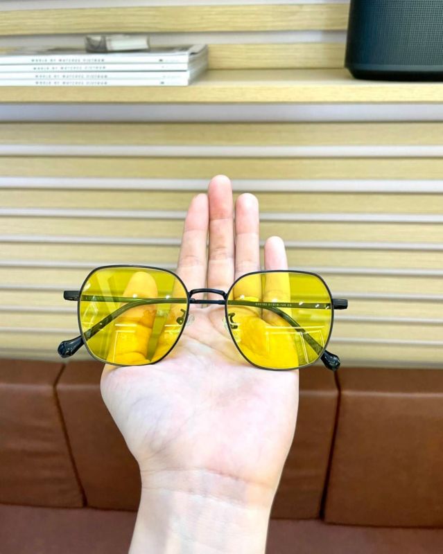 Biến hình từ kính cận sang kính râm tại G-shop 😎