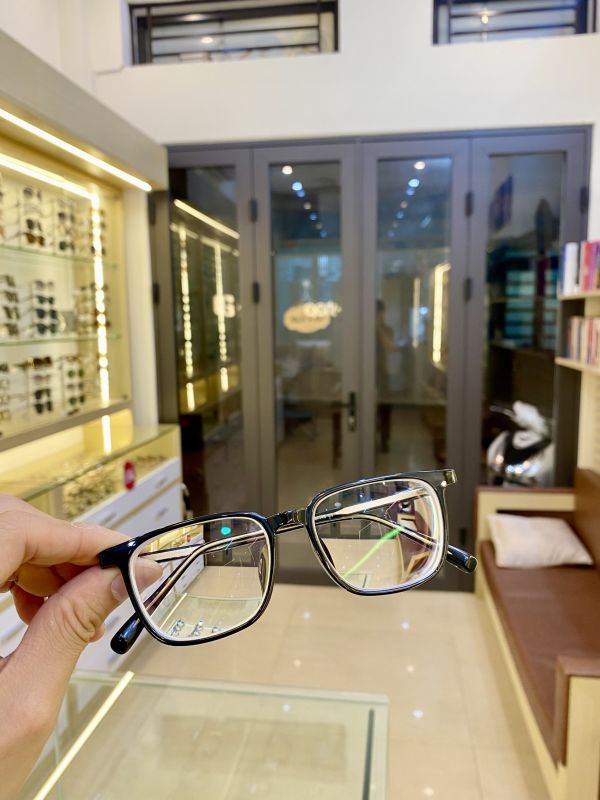 😖Cận tới 12 độ loạn -2 độ có cắt mắt được không Shop?