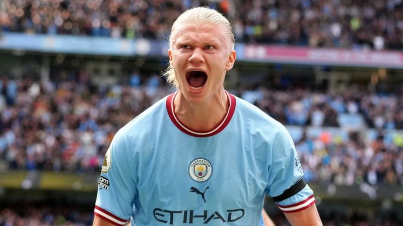 Erling Haaland đang gây chấn động bởi phong độ và khả năng dội bom của mình