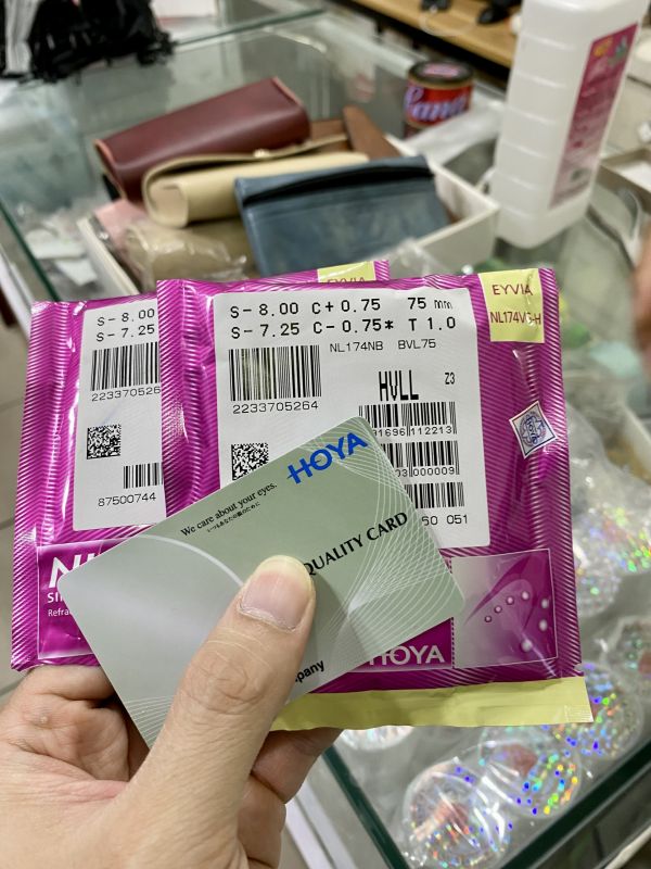 😱 Tròng kính này dành cho người giàu